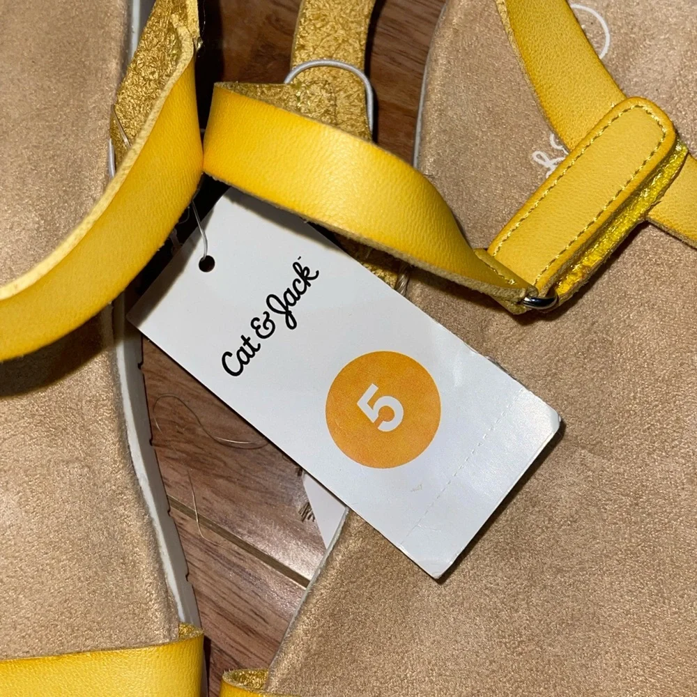 🌹Girls dressy Sandal mustard/camel/yellow kids‎ size 5